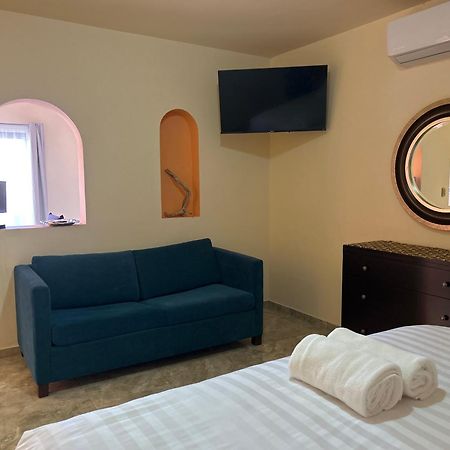 Tres Iguanas Apart Hotel - New, Cozy & Spacious Flats, Short Walk To Beach 로레토 외부 사진