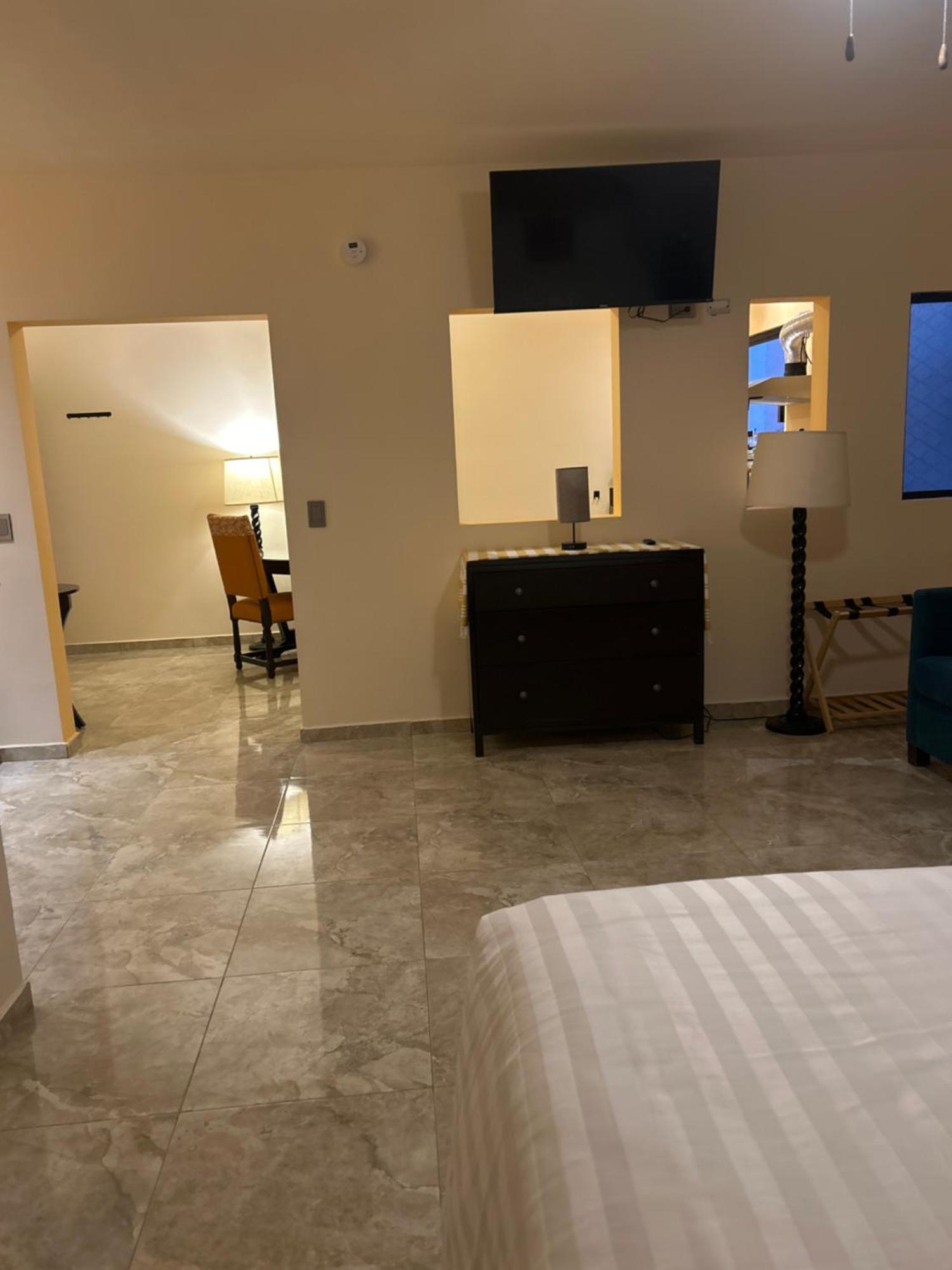 Tres Iguanas Apart Hotel - New, Cozy & Spacious Flats, Short Walk To Beach 로레토 외부 사진